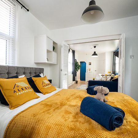 Apartament Seaside Retreat: Luxury 1-Bed, Free Parking Portsmouth Zewnętrze zdjęcie